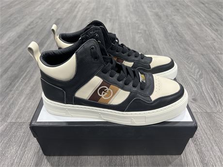 AS NEW NORTH FACE / GUCCI SHOES - SIZE 44 (UNAUTHENTIC)