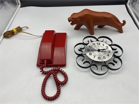 COLLECTABLE LOT - RED PHONE, CLOCK, MOUNTAIN LION