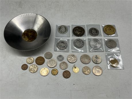 VINTAGE COIN LOT INCLUDING COIN DISH