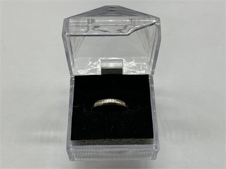STERLING RING BAND W / 14K 1/20 GOLD