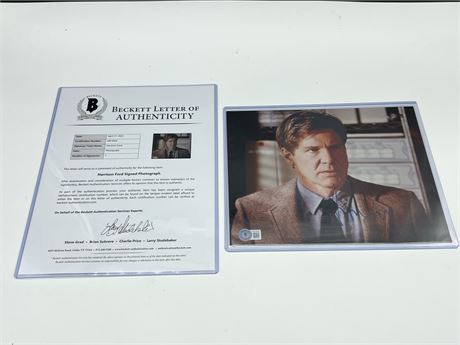 HARRISON FORD SIGNED “THE FUGITIVE” 8”x10” PHOTO W/BECKETT AUTHENTICATION W/LOA