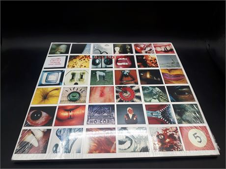 PEARL JAM - NO CODE - LIMITED EDITION WITH COLLECTIBLE CARDS - (M) MINT - VINYL