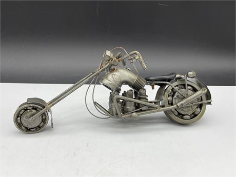 HAND MADE METAL MOTORCYCLE (10”X4”)