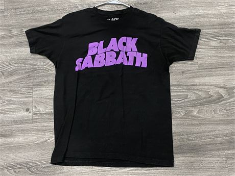 BLACK SABBATH T-SHIRT (SIZE LARGE)