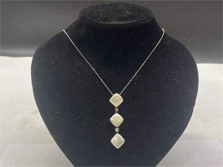 925 STERLING NECKLACE W/ MOONSTONE PENDANT (19”)