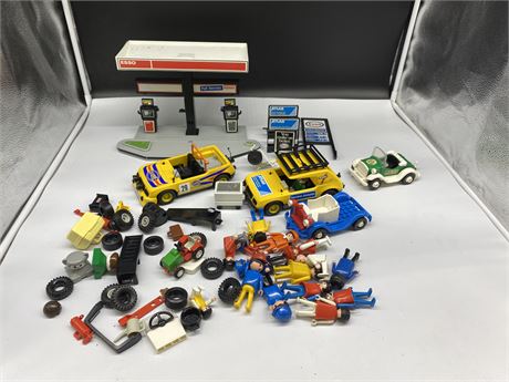 LOT OF 1970s PLAYMOBILE