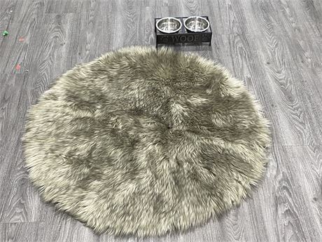 DOG DISHES ON METAL STAND + 36” FAUX FUR ROUND RUG
