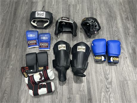 LOT OF BOXING / SPARRING EQUIPMENT