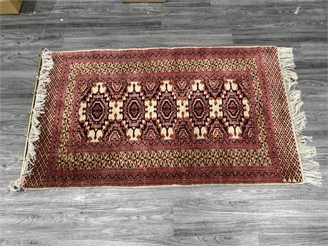 HAND KNOTTED ALL WOOL ORIENTAL HANGING RUG 65”x38”