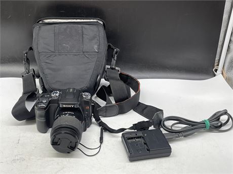 SONY DSLR-A100 CAMERA WITH CHARGER & CASE