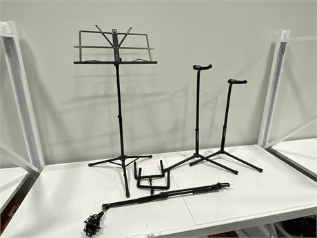 2 GUITAR STANDS & MUSIC STAND