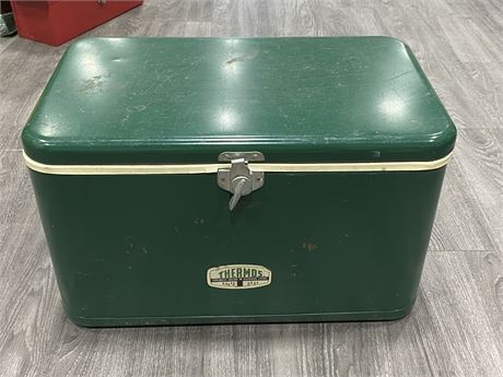 VINTAGE GREEN THERMOS COOLER (21.5”X13”)