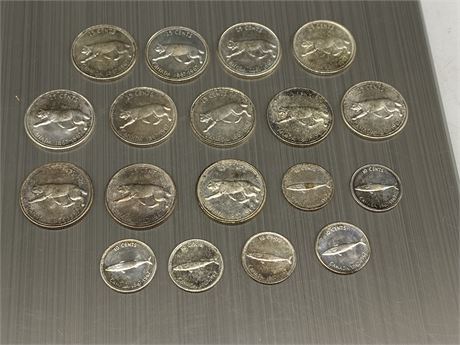 VINTAGE 1967 CANADIAN SILVER 5 CENT / 10 CENT COINS