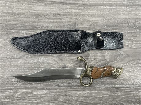 NEW SNAKE HANDLED KNIFE W/ SHEATH 7.5” BLADE
