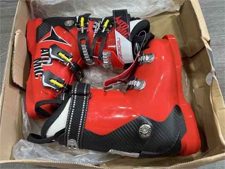 NEW ATOMIC REDSTER WORLD CUP 90 SKI BOOTS - SIZE 4.5