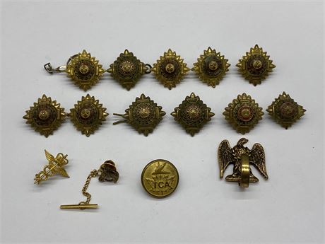 LOT OF MILITARY BADGES / PINS ETC.