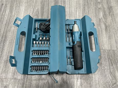 MAKITA ELECTRIC SCREW DRIVER KIT - EXCELLENT COND. - WORKING