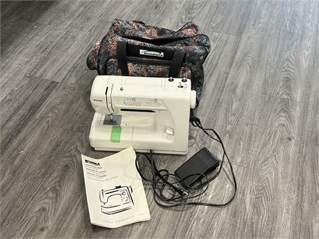 KENMORE SEWING MACHINE W/ACCESSORIES