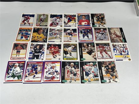 26 NHL ROOKIE CARDS