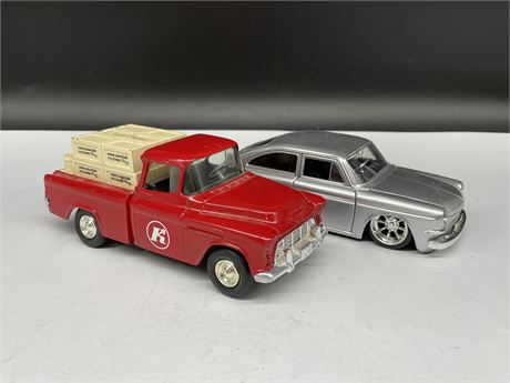 2 DIE CAST 1/25 SCALE CARS