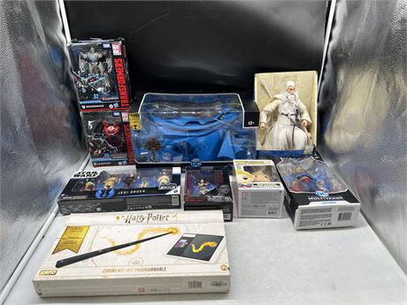9 COLLECTOR TOYS IN BOX