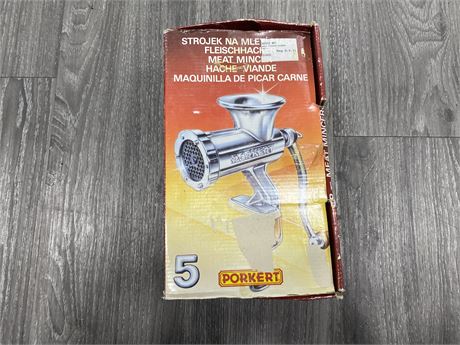 MEAT GRINDER IN BOX