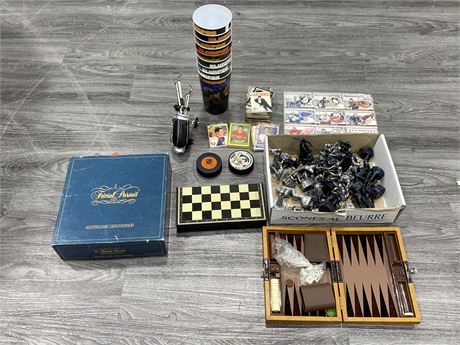 LOT OF COLLECTABLES / BOARD GAMES