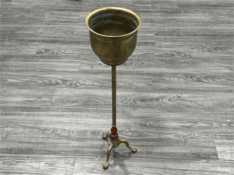 ANTIQUE CLAW FOOTED BRASS PLANT STAND