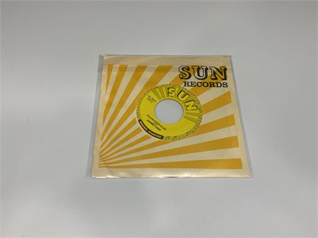 JOHNNY CASH SUN RECORDS 45RPM DISC “FOLSOM PRISON/I WALK THE LINE (unplayed)