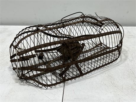 VERY EARLY ANTIQUE RODENT TRAP (14” long)