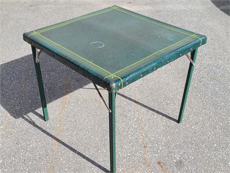 ANTIQUE FOLDUP POKER TABLE (30"Dm - 26" Height )