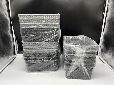 18 NEW PLASTIC BASKETS 6”x10”