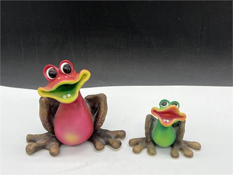 VINTAGE FROGS HAND PAINTED DEVON ENGLAND 4.5” LARGEST