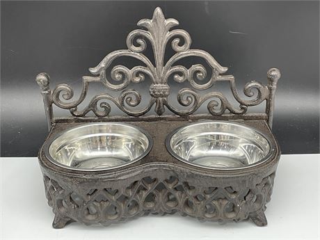 CAST IRON PET DISHES IN STAND (12”X9”)
