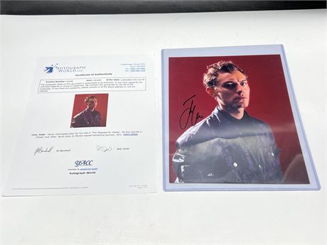 JUDE LAW SIGNED PICTURE W/COA (8”x10”)