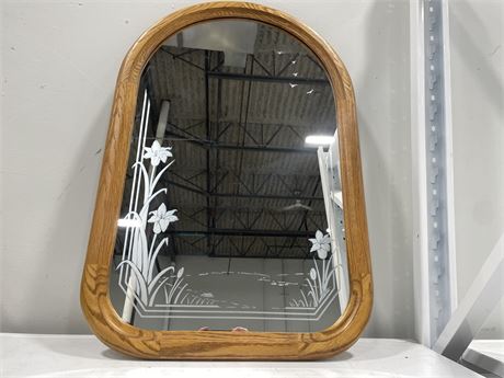 21”x31” OAK SHIELD SHAPE ETCHED MIRROR (MADE IN CANADA)