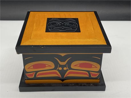 CARVED 1ST NATIONS LIDDED BOX (8”X5”)