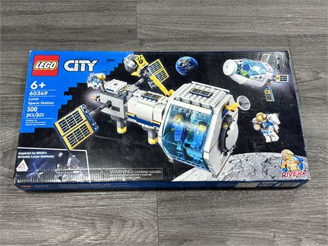 500PC LEGO CITY LUNAR SPACE STATION (60349)