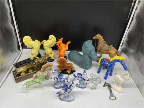 LOT OF COLLECTABLE HORSE DECOR (ceramic, metal, glass, brass, stone, crystal)