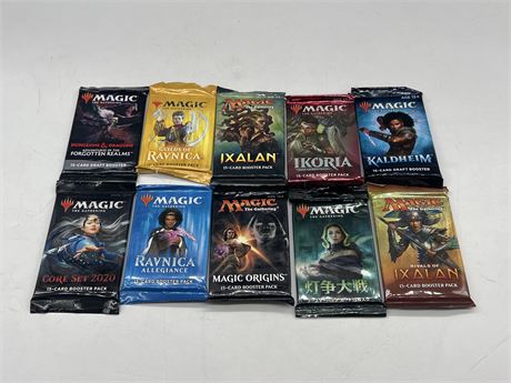 10 ASSORTED MAGIC THE GATHERING BOOSTER PACKS