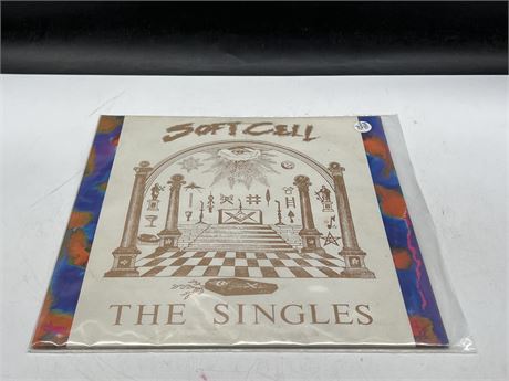 1986 SYNTH POP - SOFT CELL - THE SINGLES - EXCELLENT (E)
