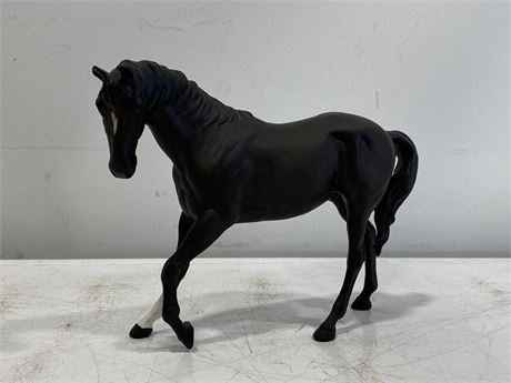 LARGE BESWICK HORSE (9.5”X7”)