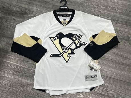 NEW W/TAGS PITTSBURGH PENGUINS JERSEY SIZE L