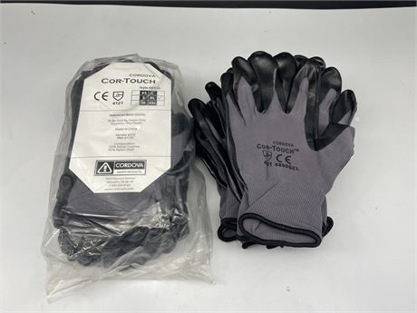 20 PAIRS OF INDUSTRIAL WORK GLOVES (XL)