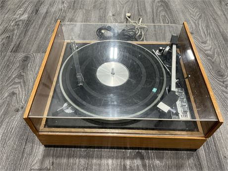 ELAC 50H TURNTABLE W/DUST BUG, STACKING SPINDLE &