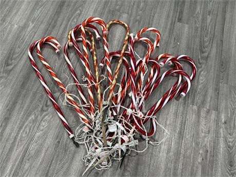 16PC OUTDOOR CANDY CANE LIGHT UP DISPLAYS 30” TALL
