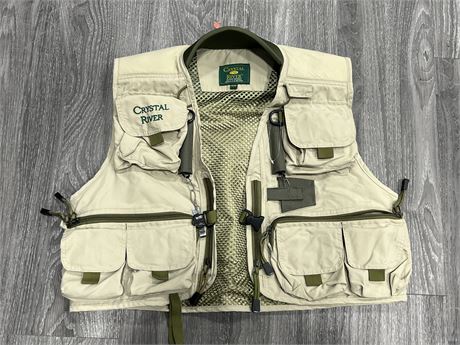 Urban Auctions - CRYSTAL RIVER FISHING VEST SIZE M