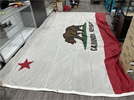 10’x15’ CALIFORNIA FLAG (MOVIE PROP)