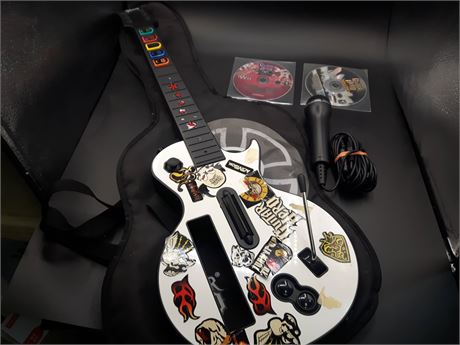 WII GUITAR WITH GUITAR HERO GAMES & CASE