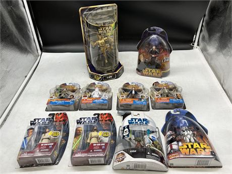10 STAR WARS COLLECTABLES IN BOX